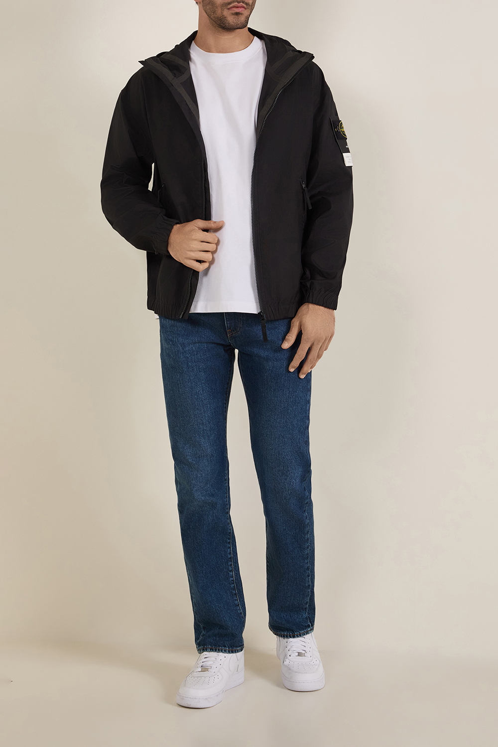 תמונת כל הלוק של ג'קט ברדס